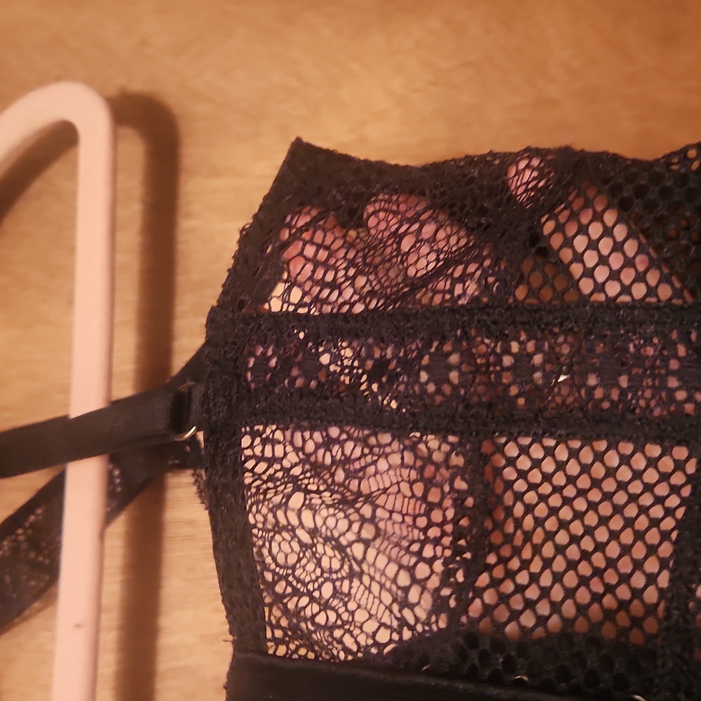 Victoria's Secret Black Lace Strappy Bra 34C NWOT - Picture 5 of 10